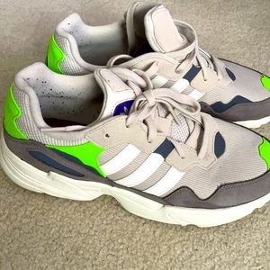 Men’s Adidas Torsion Sneakers